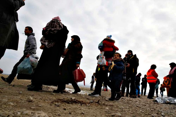 refugees walking 